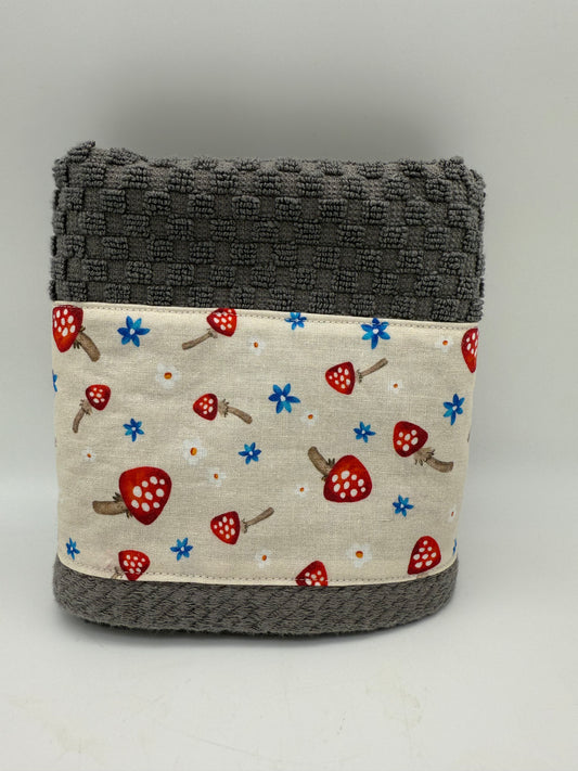 Red Retro Mushroom Kitchen Towel