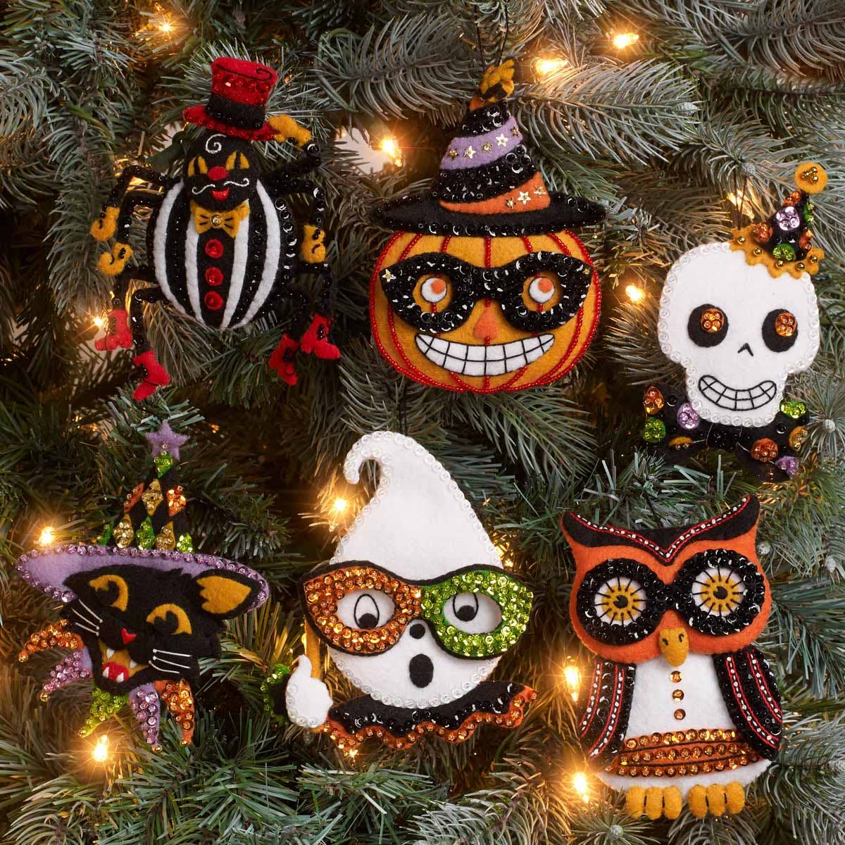 Bucilla Vintage Halloween Felt Ornaments Kit - Set of 6
