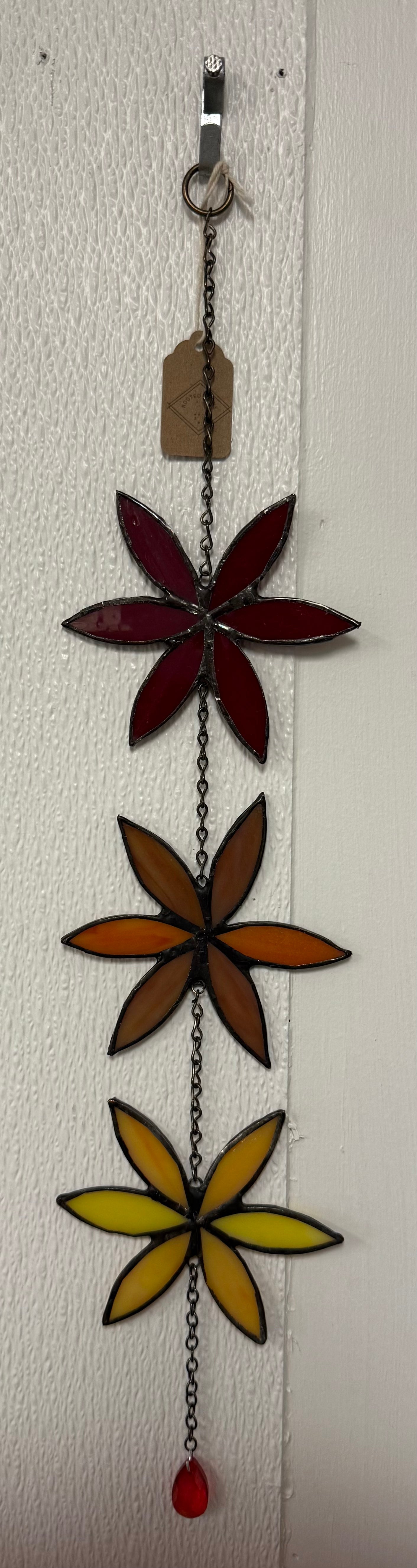 Rooted Veins Triple Flower Chain