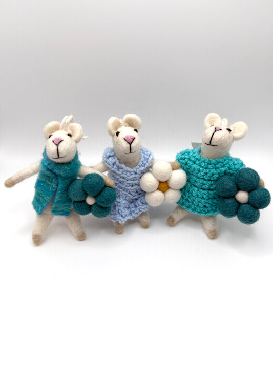 Felted Standing Mouse with Flower