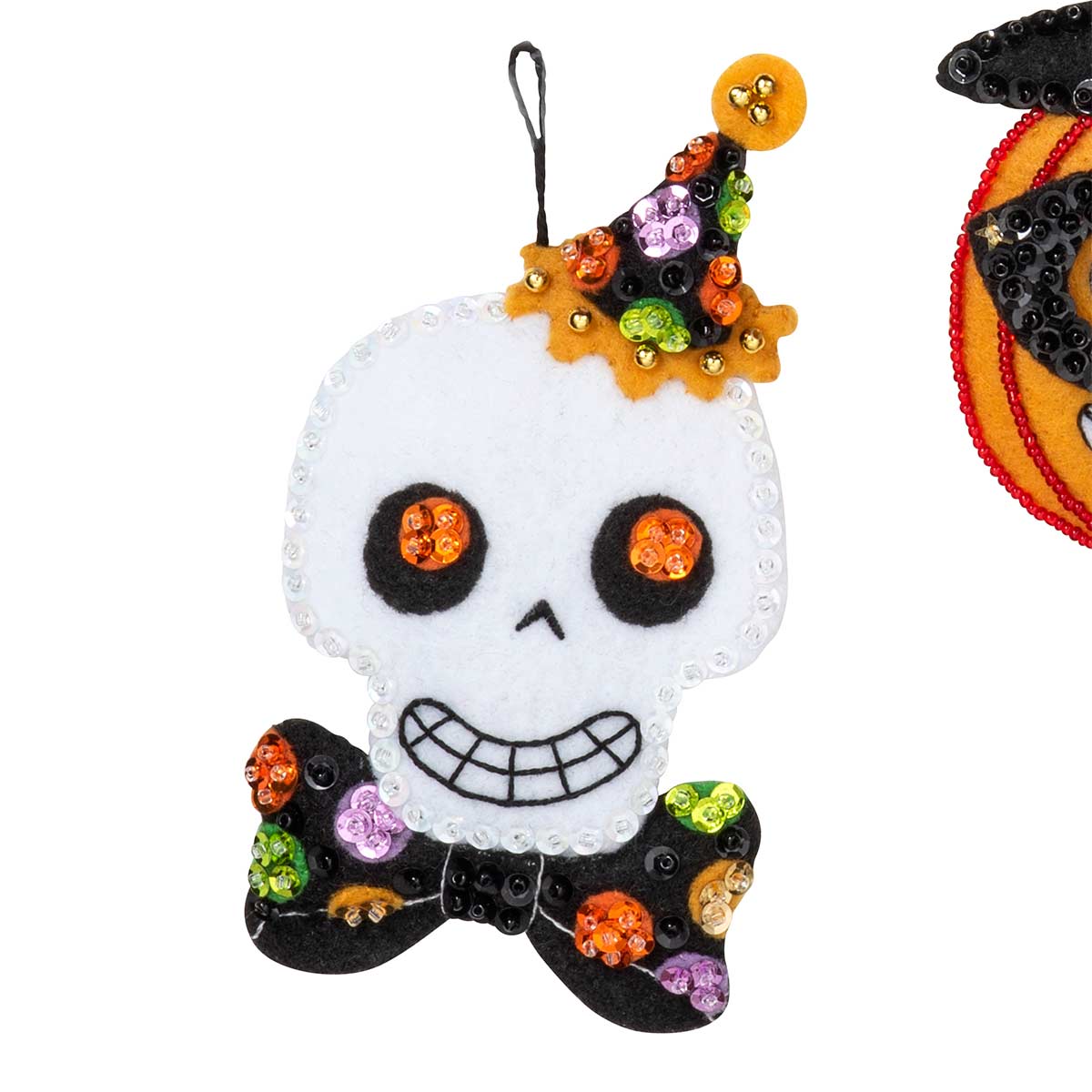 Bucilla Vintage Halloween Felt Ornaments Kit - Set of 6