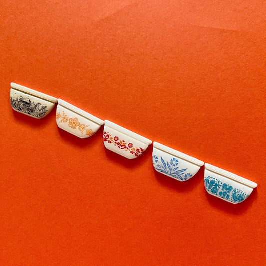 Pyrex Magnets: Friendship - The Regal Find
